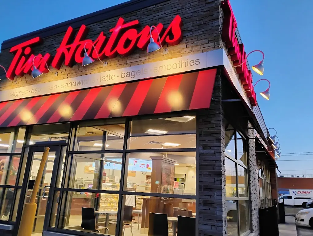 Tim Hortons storefront and interior at 2070, Boulevard Des Laurentides Vimont, Laval, QC