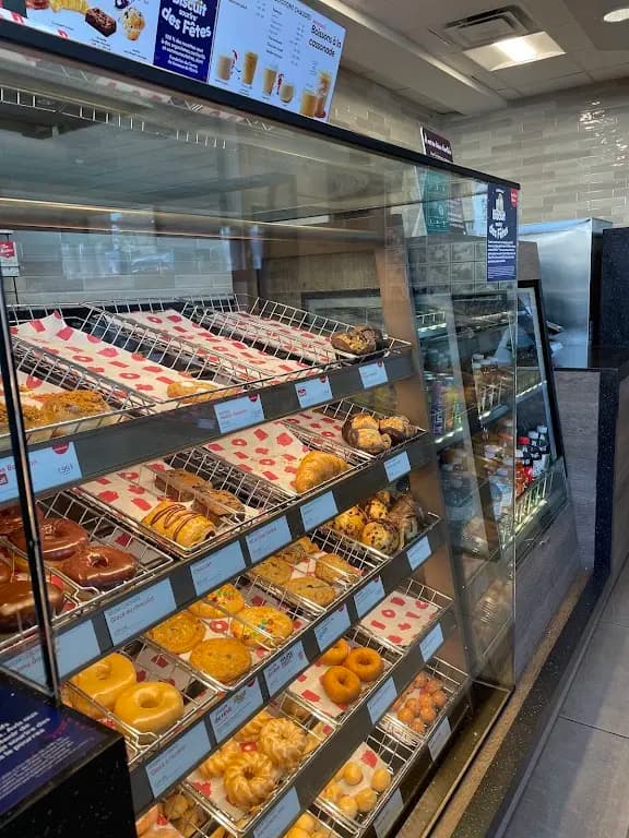 Tim Hortons storefront and interior at 5983, Ch. De St-elie, Sherbrooke, QC